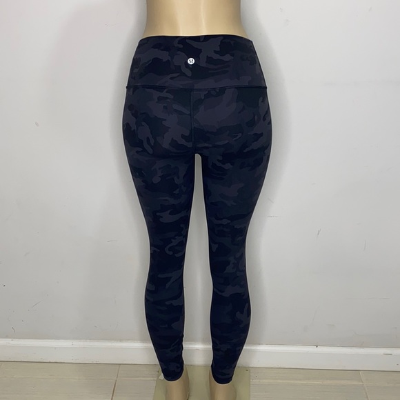 Lululemon align leggings/ skull design size 6